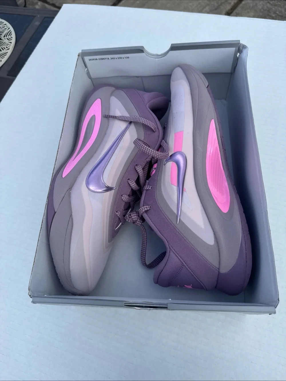 Nike A’one Men’s 12. New. Damaged box.